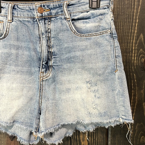Anthropologie Pilcro Denim Shorts 27 Distressed High Rise Cutoffs Boho Festival - Picture 3 of 9